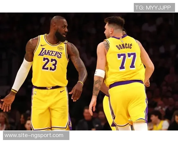 1990年湖人与快船的对决回顾及其对NBA历史的影响分析